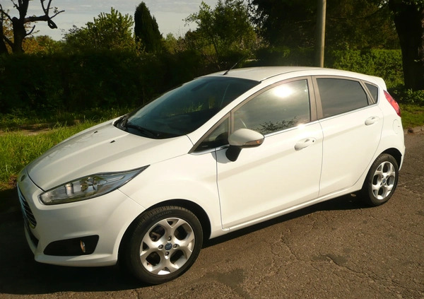 Ford Fiesta cena 38400 przebieg: 51900, rok produkcji 2017 z Koszalin małe 667
